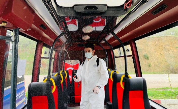 Niksar'da toplu taşıma araçları dezenfekte edildi