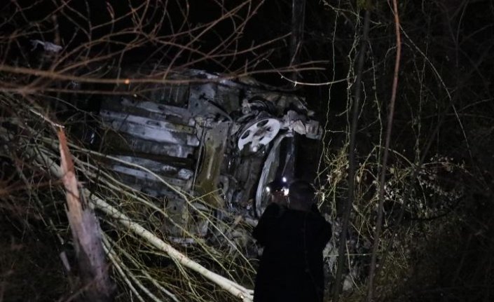 Samsun'da şarampole devrilerek alev alan uyuşturucu yüklü otomobilde bir kişi yaşamını yitirdi