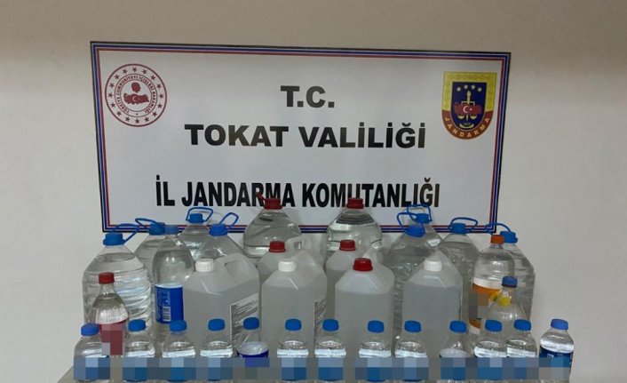 Tokat'ta 110 litre sahte içki ele geçirildi