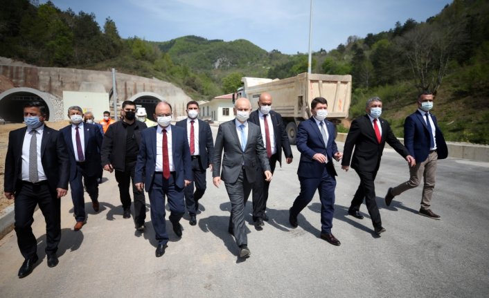 Ulaştırma ve Altyapı Bakanı Karaismailoğlu, Bartın-Amasra-Kurucaşile-Cide yol projesini inceledi: