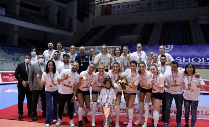 Voleybol Sigorta Shop Kadınlar 1. Ligi Final Etabı maçları sona erdi