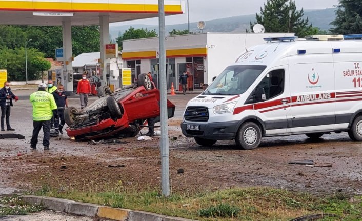 Amasya'da otomobil devrildi: 5 yaralı