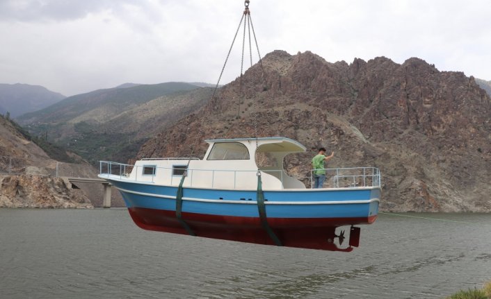 Artvin Barajı gölünde tekne turları için hazırlık sürüyor