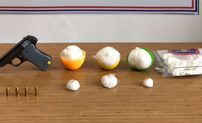 Bolu'da otomobilindeki oyun havuzu toplarının içinde uyuşturucu çıkan zanlı tutuklandı
