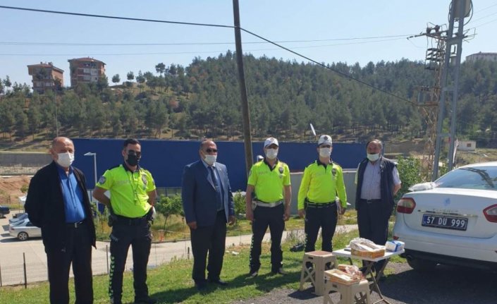 Boyabat ilçesinde toplu taşıma araçları dezenfekte edildi