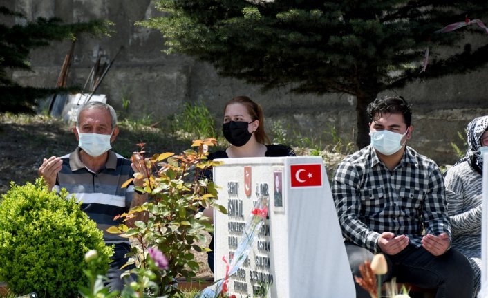 Çorum, Amasya ve Kastamonu'da şehit yakınları kabristan ziyaretinde bulundu