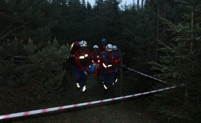Düzce'de UMKE gönüllülerine zorlu şartlarda arama ve tedavi uygulama eğitimi verildi