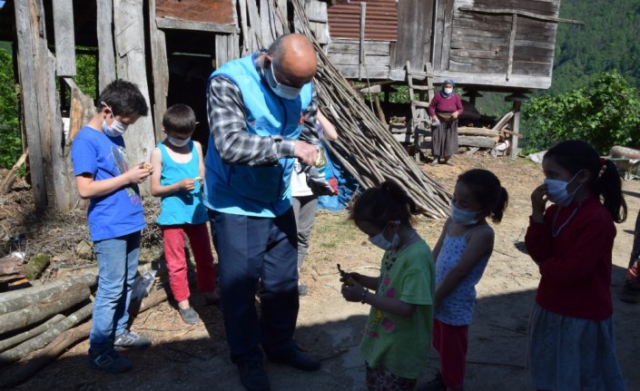Espiye Müftülüğü bayramda çocukları sevindirdi