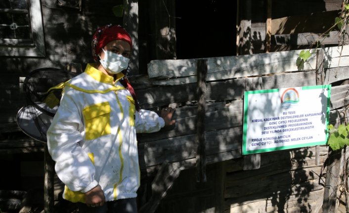 Genç Çiftçi Projesi'nden faydalanan Ordulu kadınlar arıcılık yapıyor