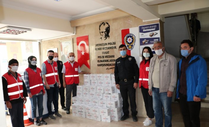 Havza’da Türk Kızılay Temsilciliği 1200 hijyen seti dağıttı