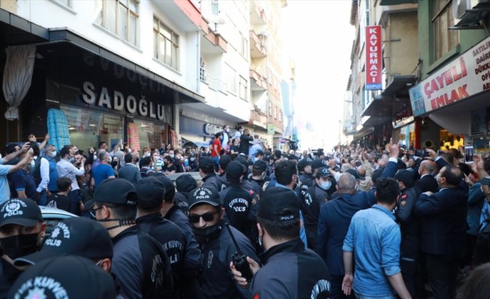 İYİ Parti Genel Başkanı Meral Akşener, Rize'de protesto edildi