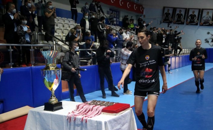 Kastamonu Belediyespor şampiyonluk kupasına kavuştu