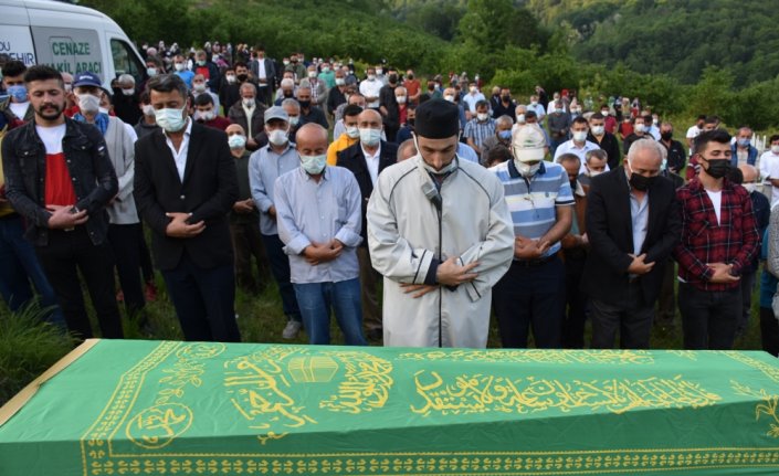 Ordu'da gölette boğulan iki genç toprağa verildi