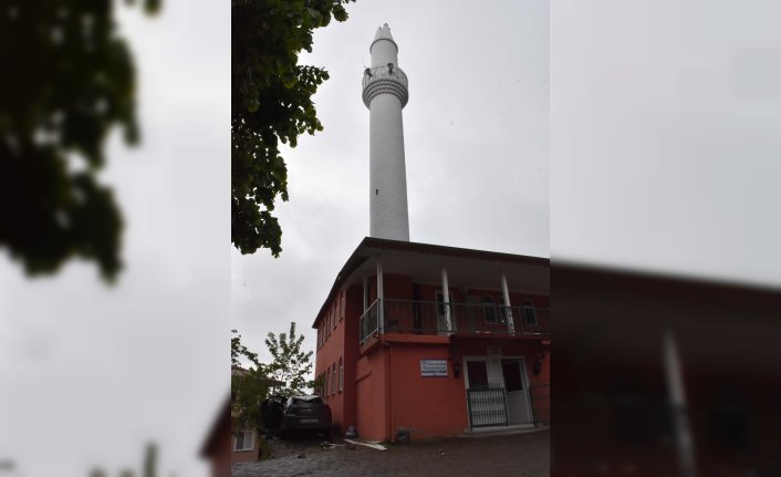Ordu'da yıldırım isabet eden minare hasar gördü