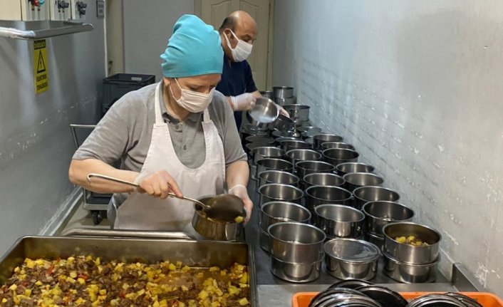 Samsun Büyükşehir Belediyesinden ihtiyaç sahibi ailelere iki öğün yemek servisi