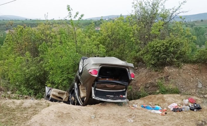 Samsun'da otomobil şarampole devrildi: 4 yaralı