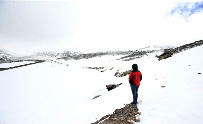 Trabzon yaylaları beyaza büründü