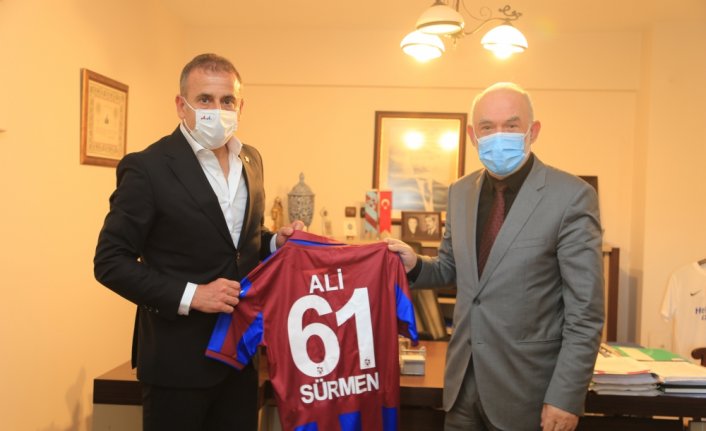 Trabzonspor'da teknik direktör Abdullah Avcı'dan divan başkanı Sürmen'e ziyaret