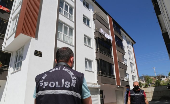 Uyurgezer olduğu öne sürülen genç kız apartmanın 3. katından düşerek yaralandı