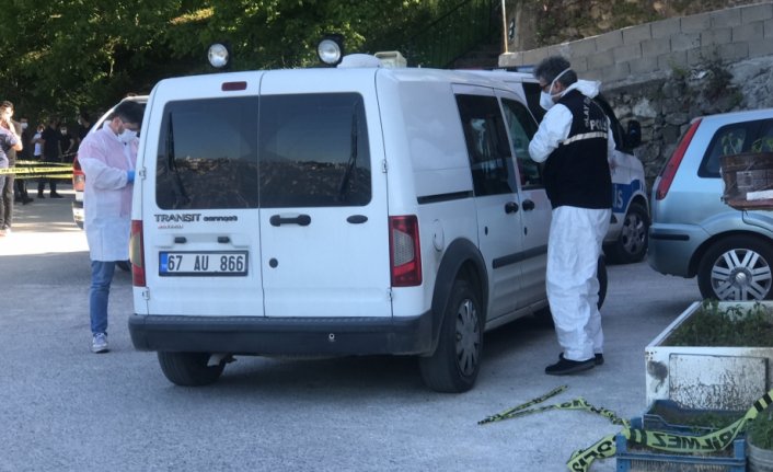 Zonguldak'ta otomobilde silahlı saldırıya uğrayan 2 kişi yaralandı