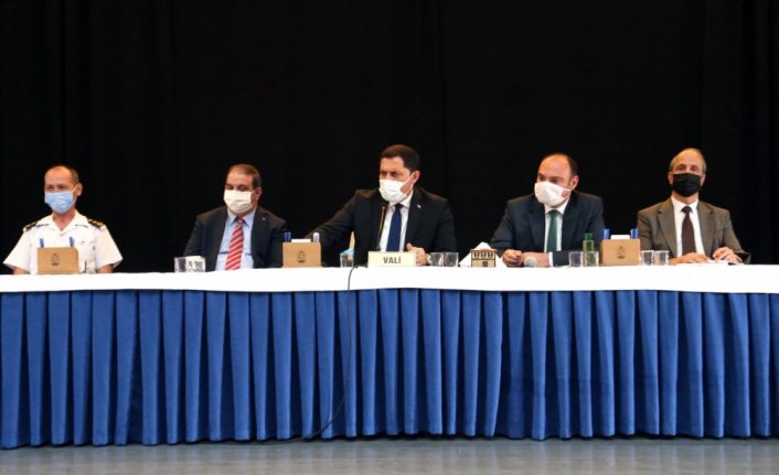 Amasya Valisi Masatlı, Merzifon'da muhtarlarla bir araya geldi