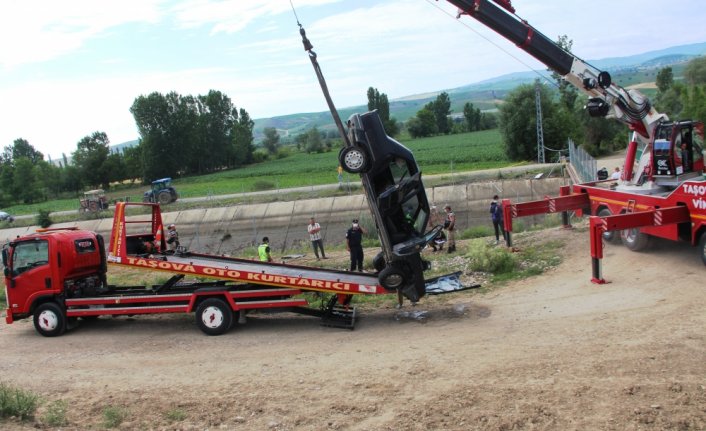 Amasya'da su kanalına devrilen otomobilin sürücüsü yaşamını yitirdi