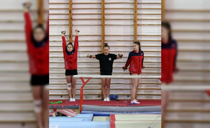 Artistik cimnastikte genç kadınlar ve büyükler milli takım kampları Bolu'da başladı