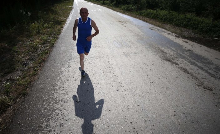 “Atlet Cemal“ 15 yıldır işine koşarak gidip geliyor