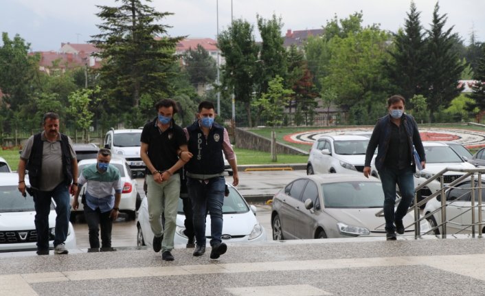 Bolu'da hırsızlık şüphelileri yakalandı