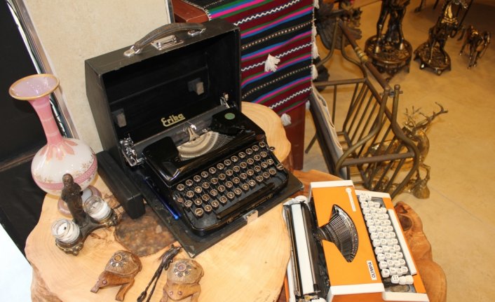 Dede mirası antika merakını torunlar sürdürüyor