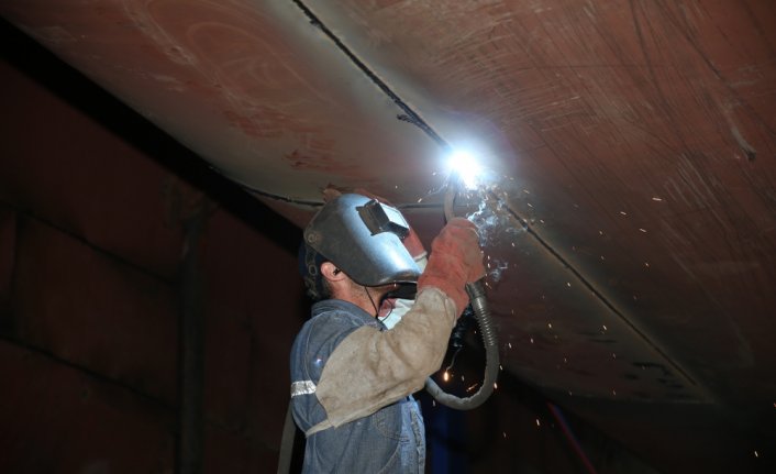 Karadenizli balıkçıların yıpranan tekneleri bakıma girdi