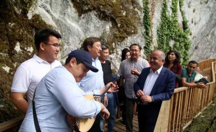 Kazakistan heyeti Horma Kanyonu'na hayran kaldı