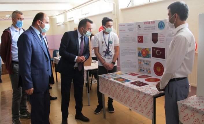 Merzifon ve Taşova'da TÜBİTAK 4006 Bilim Fuarı açıldı