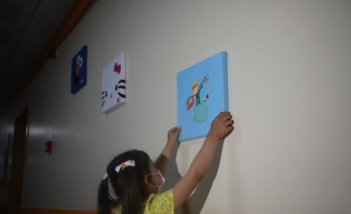Rize'de anaokulu öğrencilerinin yaptığı resimler çocuk acil servisinin duvarlarını süsledi