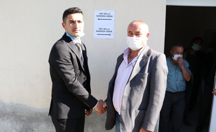 Samsun'da bir ay önce 18 yaşına giren genç muhtar seçildi