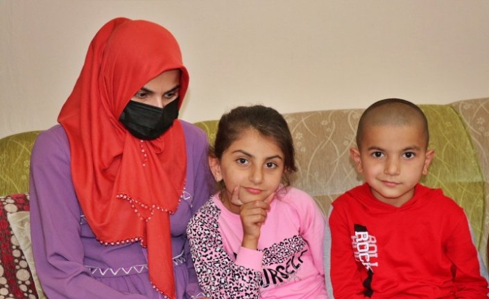 Samsun'da iki çocukları da hasta olan aile tedavi için yardım bekliyor