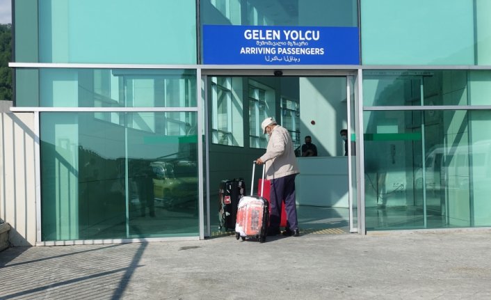 Sarp Sınır Kapısı karşılıklı yaya geçişlerine açıldı