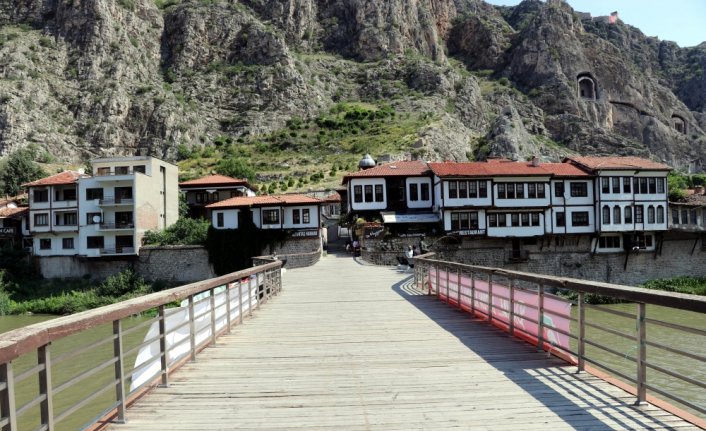 Tarih kokan otantik sokaklarıyla 