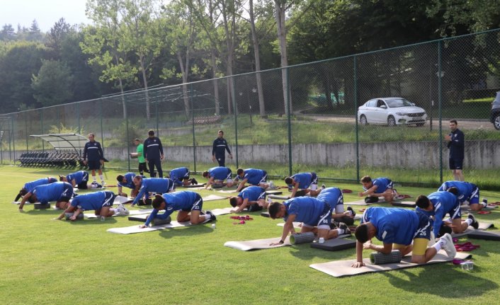 TFF 1. Lig'in yeni ekibi Eyüpspor, Bolu'da kampa girdi