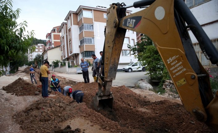 Tokat'ta belediye altyapısını tamamladığı yerleri asfaltlayarak hizmete sunuyor