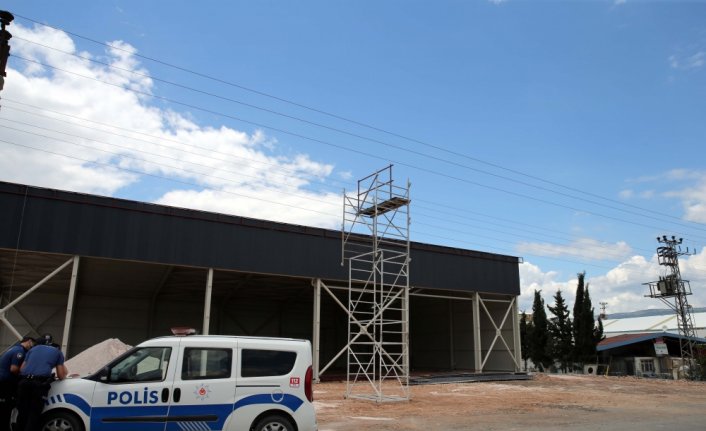 Tokat'ta inşaat iskelesinde elektrik akımına kapılan 3 işçi yaralandı