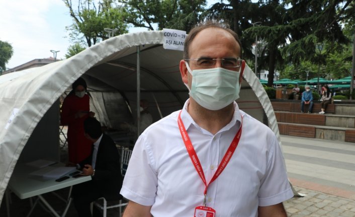 Trabzon meydanında mobil aşılama merkezi kuruldu