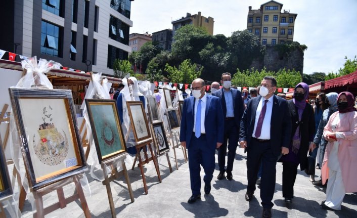 Trabzon'da çeşitli kursların sona ermesi dolayısıyla yıl sonu sergisi açıldı