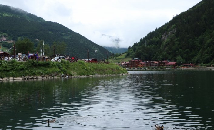 Uzungöl salgın öncesi günlerine dönmeye hazırlanıyor