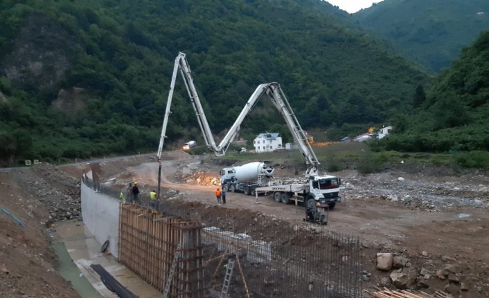 Yağlıdere-Alucra kara yolunda hasar onarım çalışmalarına başlanıldı