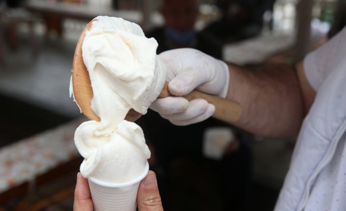 Yaz mevsiminin damak çatlatan asırlık favori lezzeti: Görele dondurması