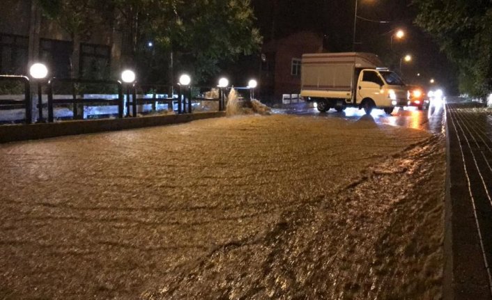 Zonguldak'ta sağanak ve şiddetli rüzgar etkili oldu