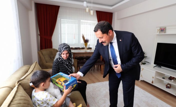 Amasya Valisi Masatlı'dan şehit ailesine bayram ziyareti