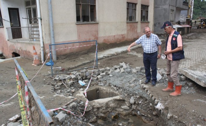 Arhavi'de temizlik çalışmaları devam ediyor