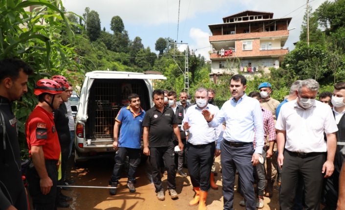 Bakan Kurum, Rize'de sel ve heyelanlar hakkında değerlendirmede bulundu: